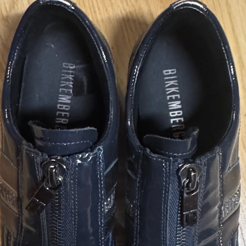 Bikkembergs size 38 7.5 women’s Navy Sneakers shoes soccer - Picture 4 of 11